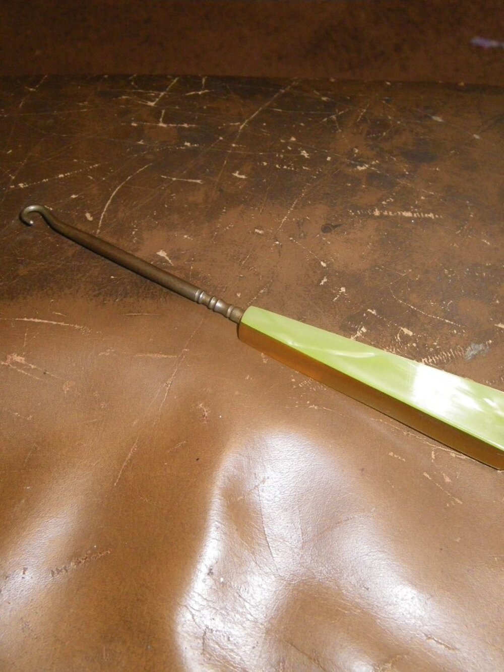 Vintage Rug Hooking Tool Bent Metal Hook w/ Plastic Baklite Handle Crafting